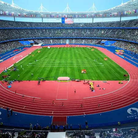 Les Temps Heureux 15' Paris 10' Du Stade De France *